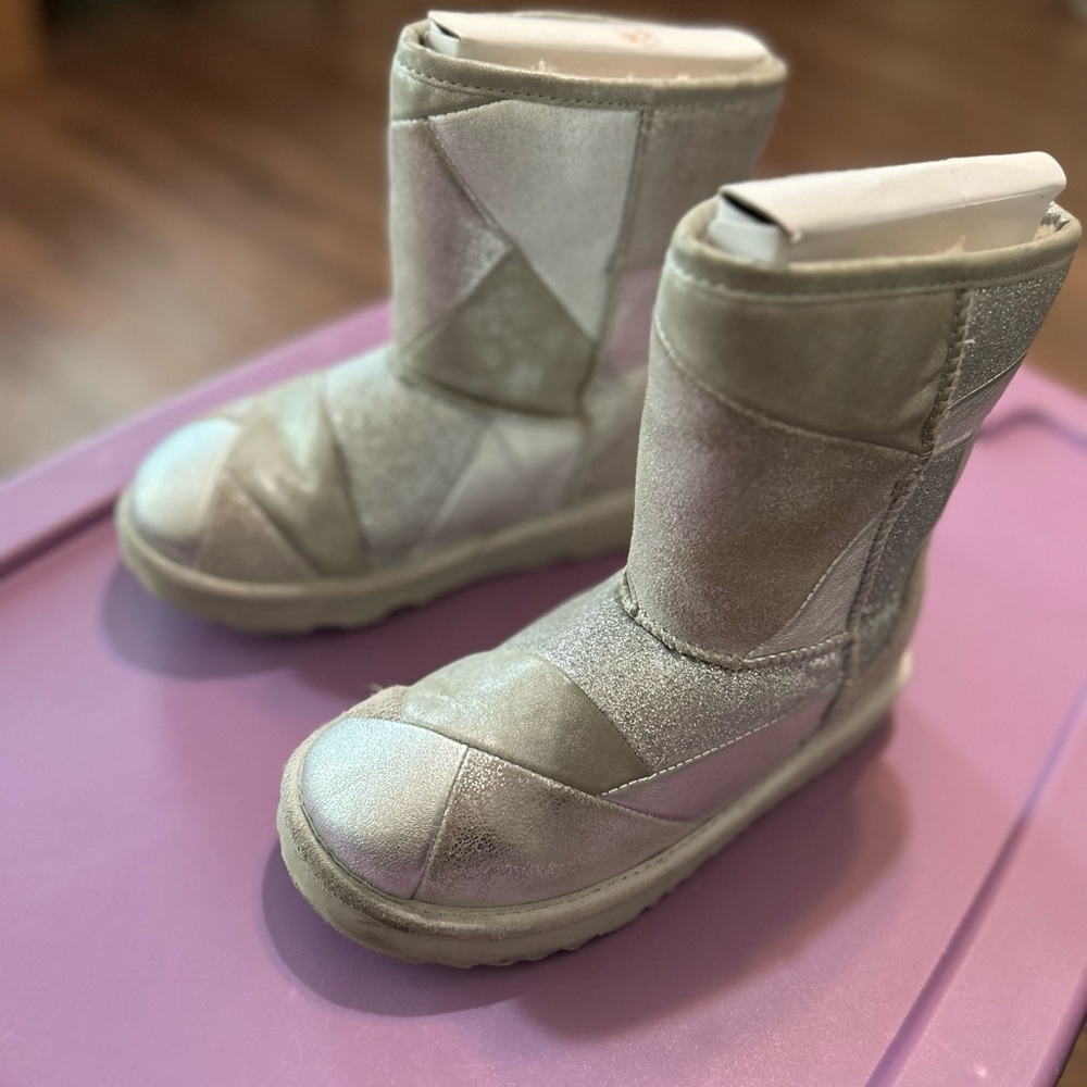 Silver patchwork -UGG KIDS CLASSIC SHORT II PATCHWORK - Picture 5 of 6